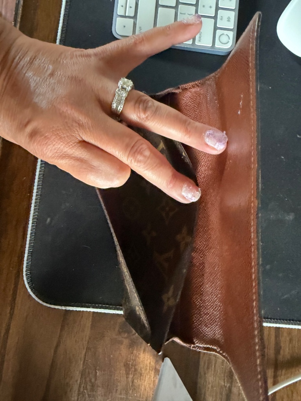Louis Vuitton Long Wallet in Monogram Canvas - Picture 7 of 7